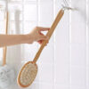 Cepillo Exfoliante Dual para Ducha de Madera Color Beige - Imagen 3